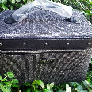 Victoria's Secret single compartment train case